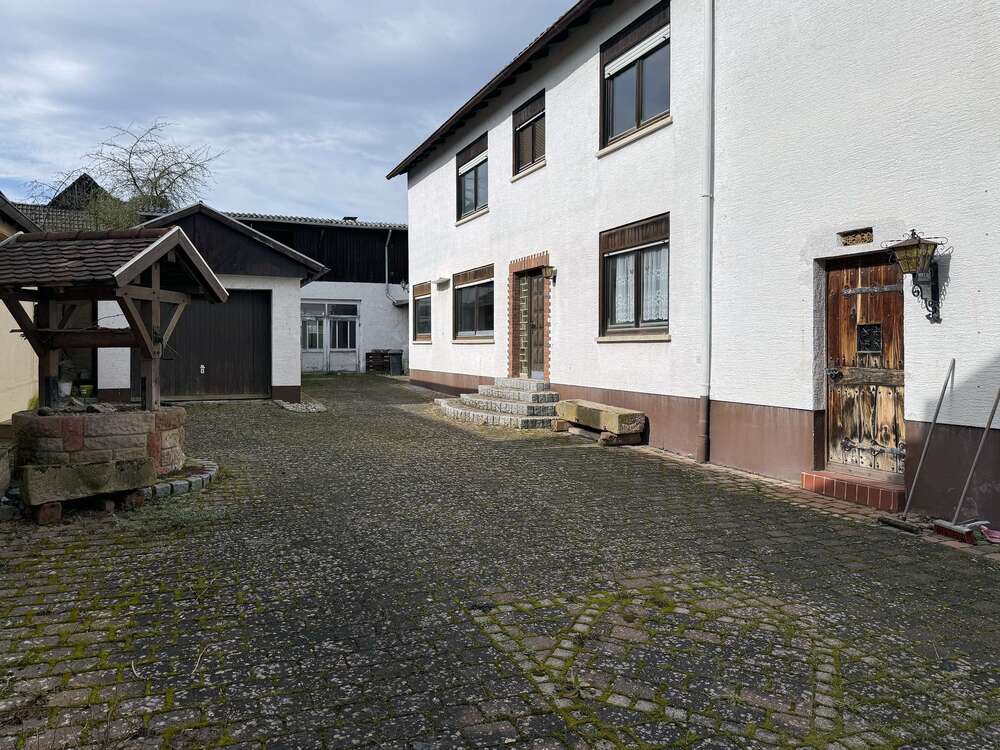 Thumbnail-Haus zum Kaufen in Hördt 279.000,00 € 204 m²