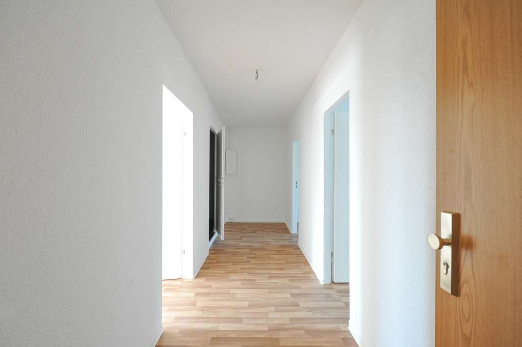 Thumbnail-Wohnung zum Mieten in Halle 423,00 € 70.38 m²