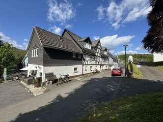 Thumbnail-Haus zum Kaufen in Netphen 369.000,00 € 406 m²