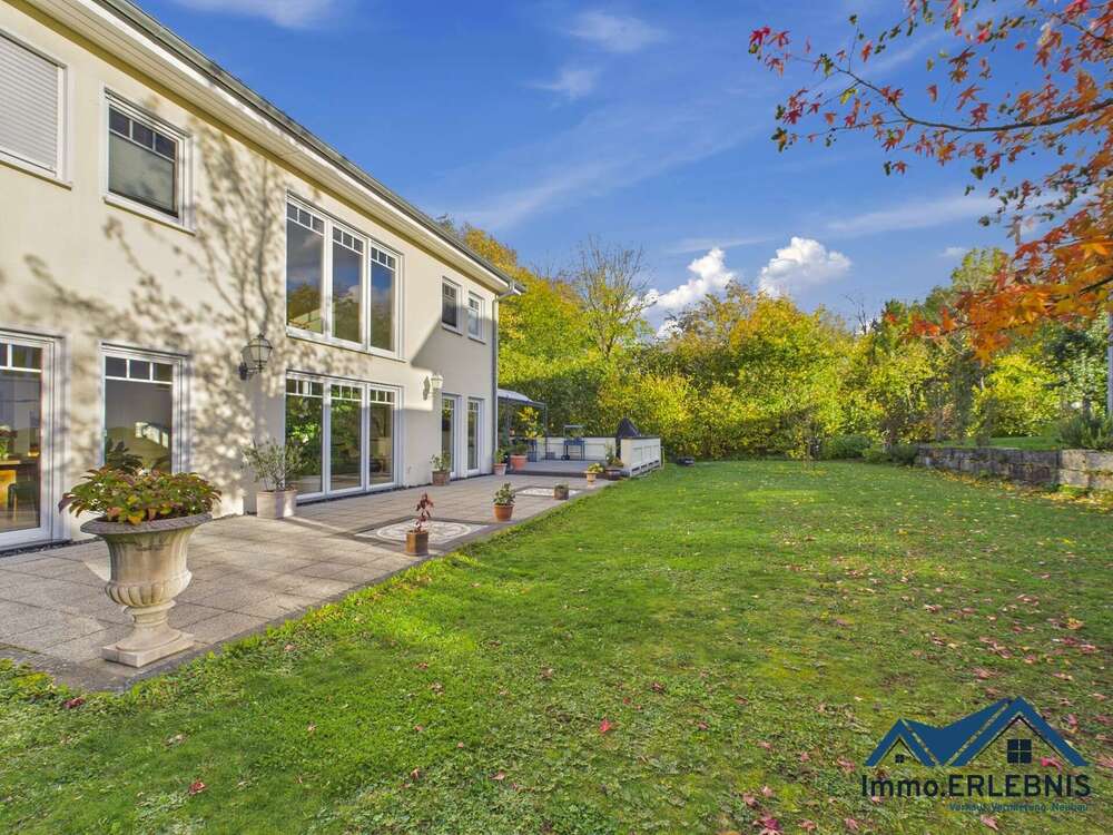 Thumbnail-Haus zum Kaufen in Bad Boll 1.590.000,00 € 319 m²