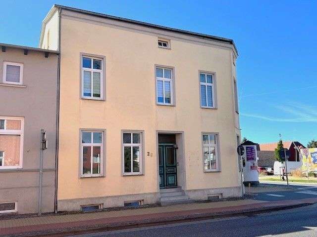 Thumbnail-Wohnung zum Mieten in Güstrow - Schweriner Viertel 1.027,00 € 128.27 m²