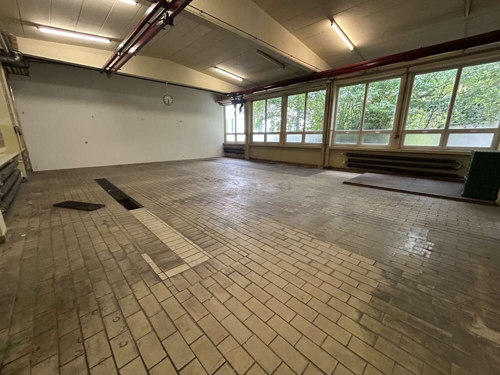 Thumbnail-Halle in Neusäß 3.400,00 € 428 m²