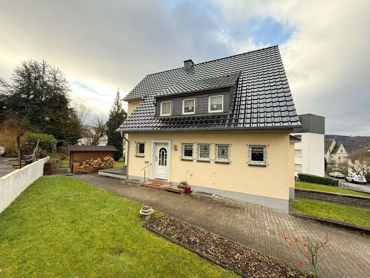 Thumbnail-Haus zum Kaufen in Werdohl 252.000,00 € 168 m²