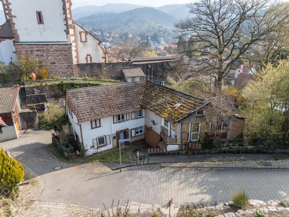 Thumbnail-Haus zum Kaufen in Gernsbach 148.000,00 € 142 m²