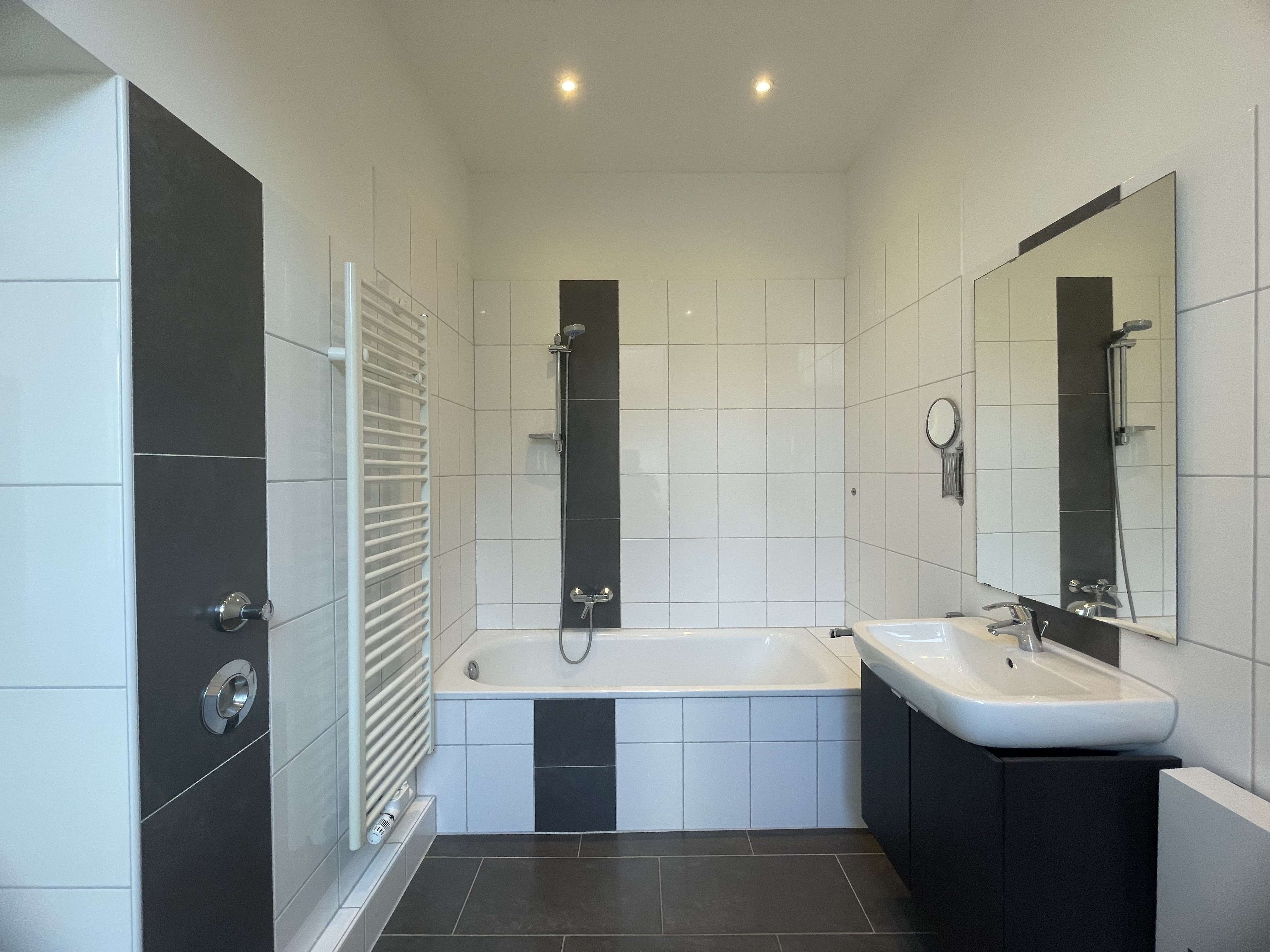 Thumbnail-Wohnung zum Mieten in Düsseldorf 1.380,00 € 85.01 m²