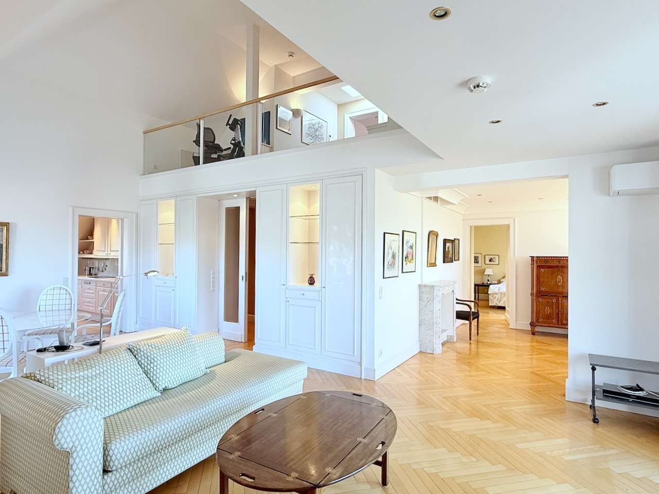 Thumbnail-Wohnung zum Kaufen in Düsseldorf 995.000,00 € 180 m²