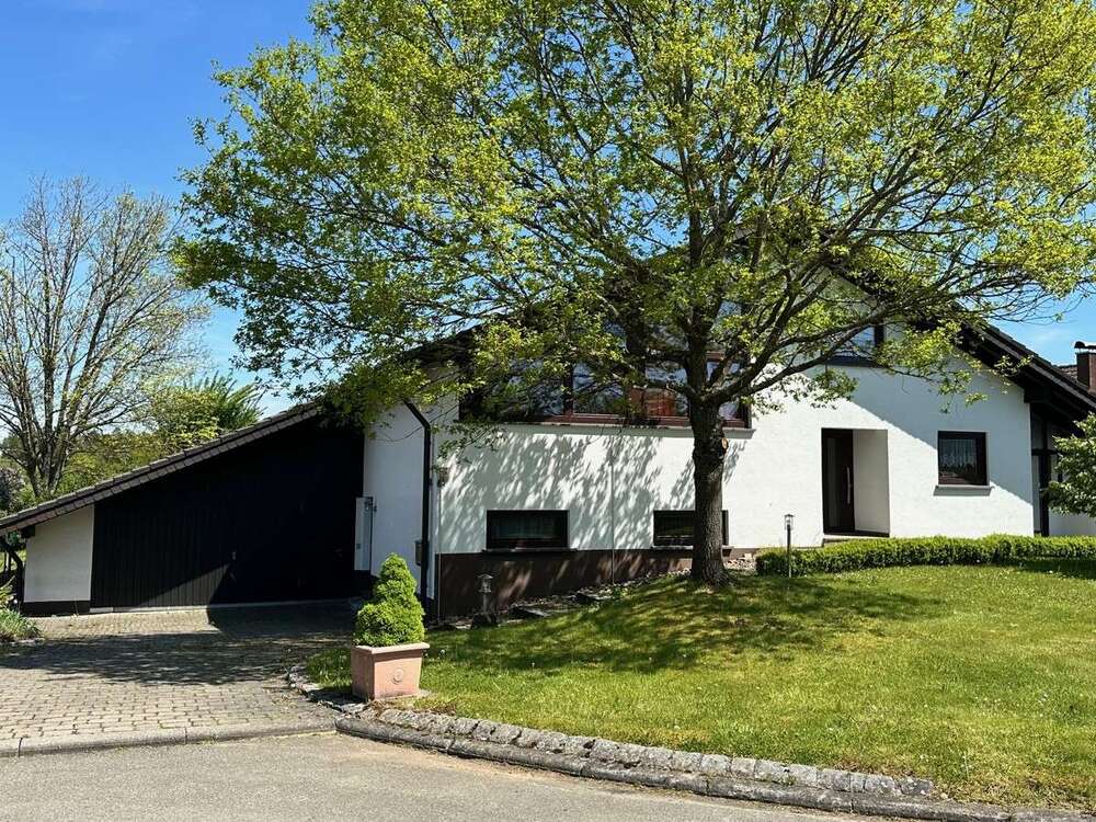 Thumbnail-Haus zum Kaufen in Schramberg Waldmössingen 599.000,00 € 195 m²