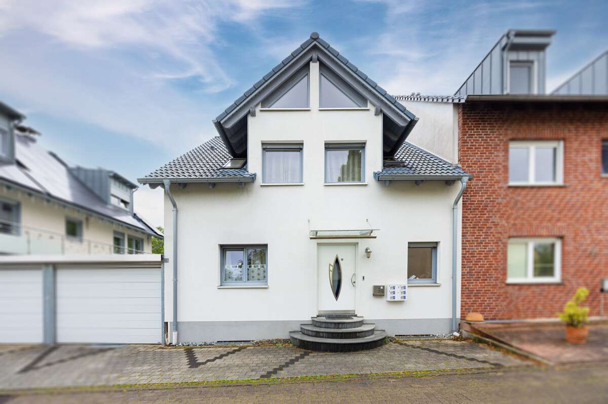 Thumbnail-Haus zum Kaufen in Köln 985.000,00 € 181.35 m²