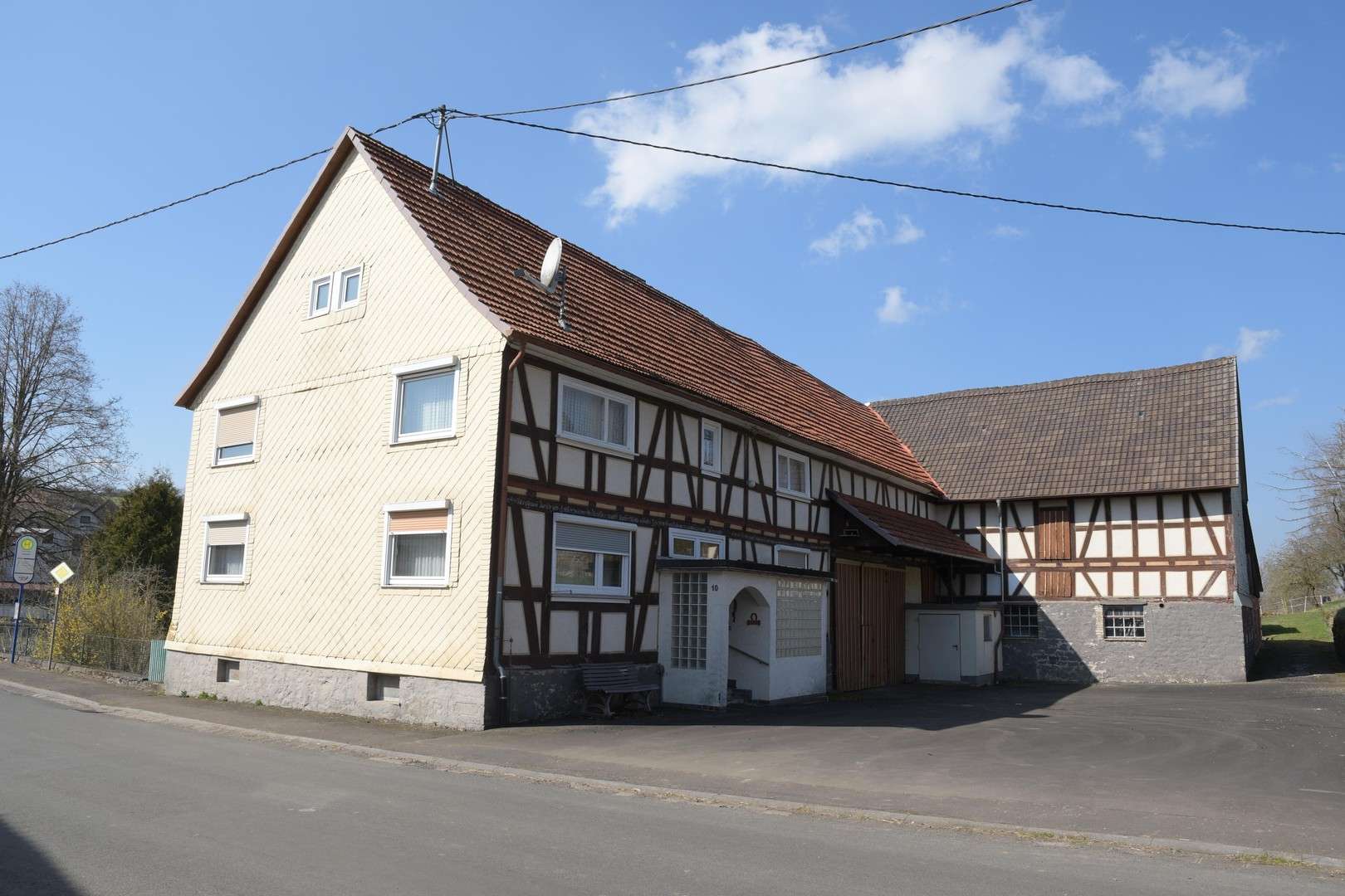 Thumbnail-Haus zum Kaufen in Feldatal 260.000,00 € 194 m²