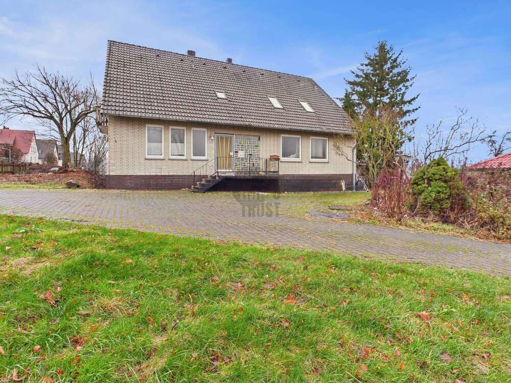 Thumbnail-Haus zum Kaufen in Emmerthal 195.000,00 € 260 m²