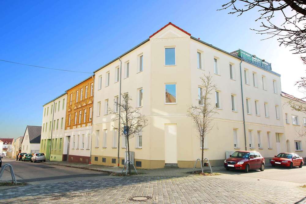 Thumbnail-Haus zum Kaufen in Dessau-Roßlau 310.000,00 € 425.18 m²