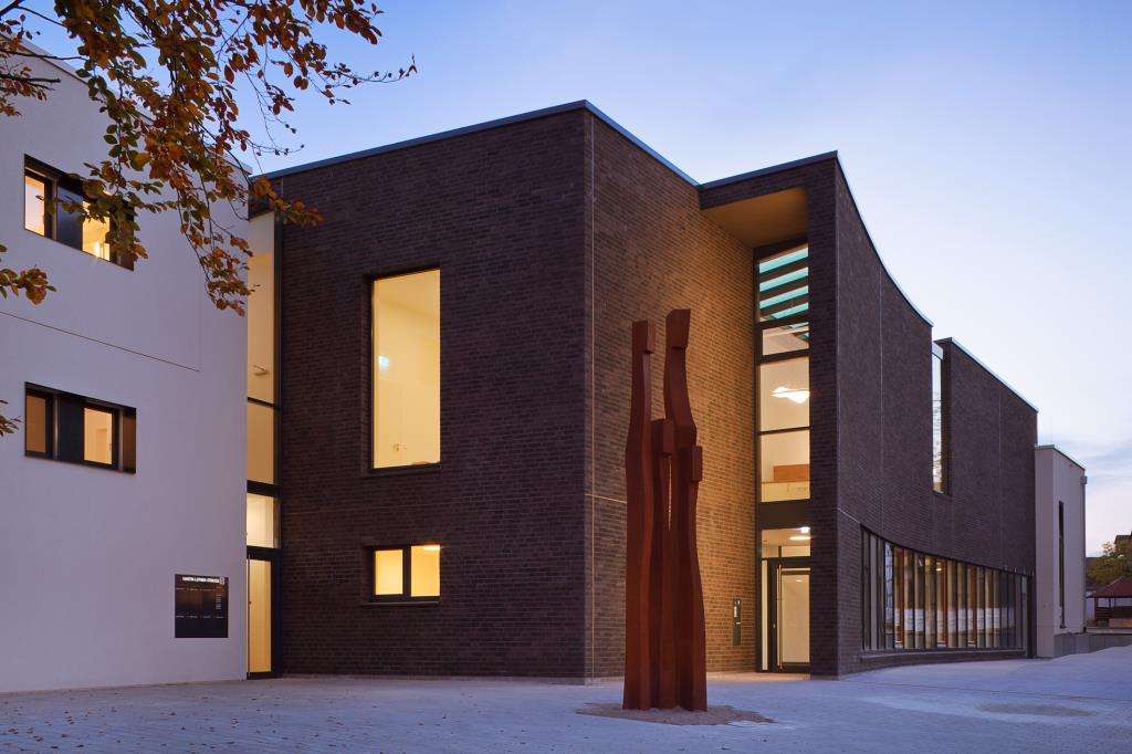 Thumbnail-Wohnung zum Mieten in Pforzheim 958,00 € 98.26 m²