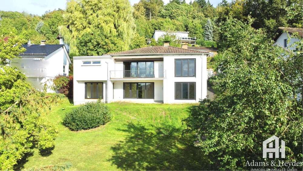 Thumbnail-Haus zum Kaufen in Niedenstein 229.000,00 € 194.96 m²