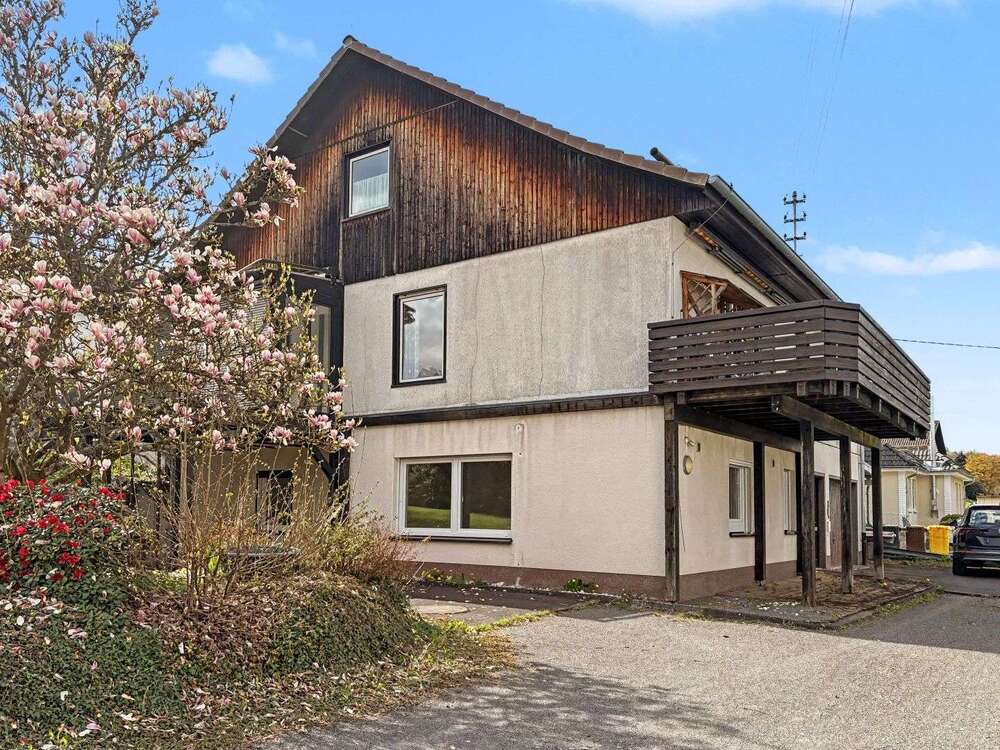Thumbnail-Haus zum Kaufen in Hilchenbach 230.000,00 € 195 m²