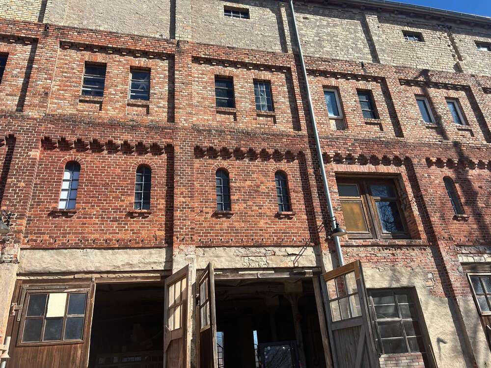 Thumbnail-Halle in Halle 900,00 € 220 m²