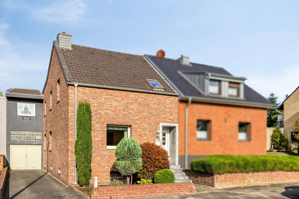 Thumbnail-Haus zum Kaufen in Grevenbroich Orken 370.000,00 € 168.2 m²