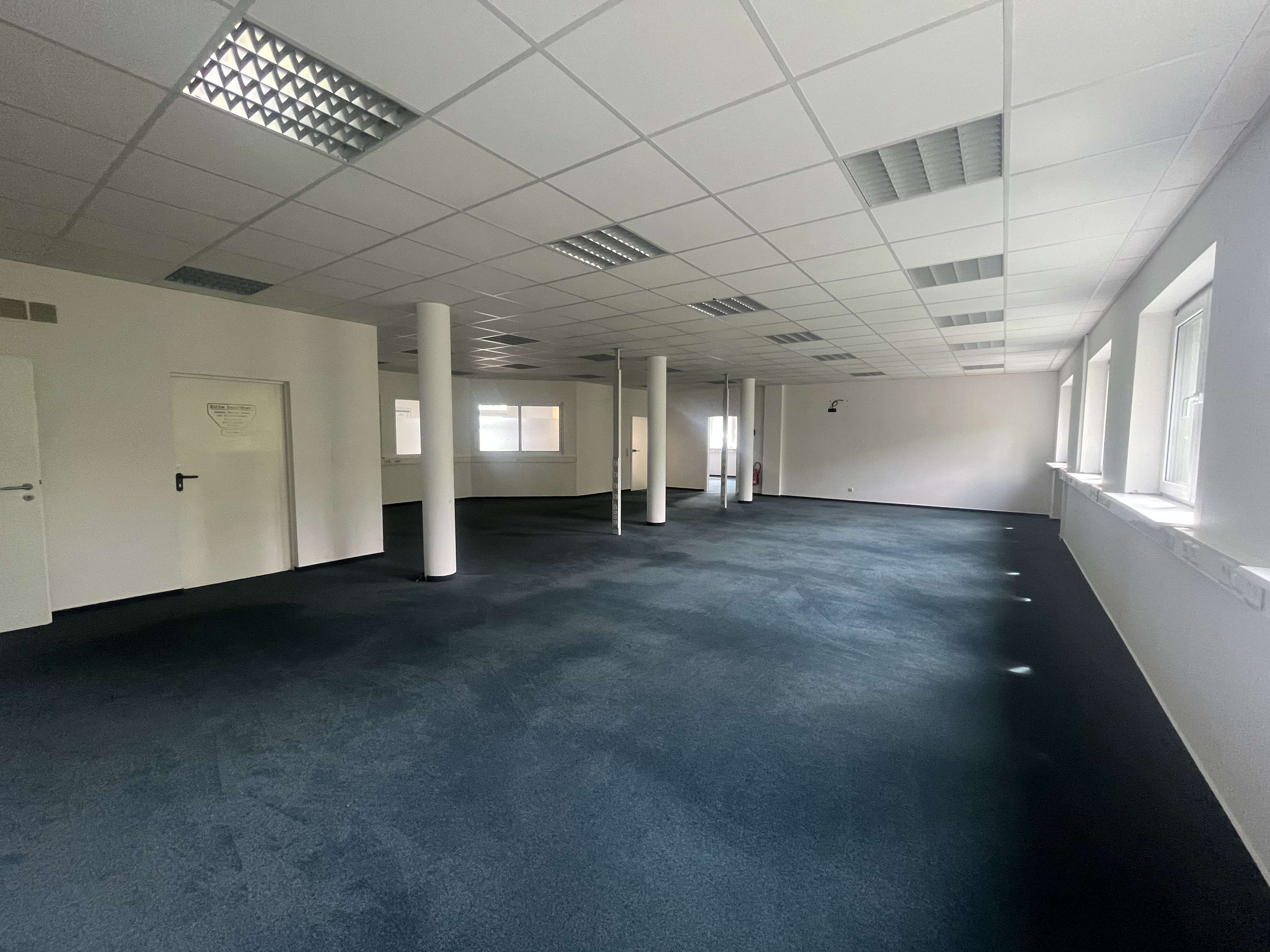 Thumbnail-Büro in Büdingen 2.825,00 € 438 m²