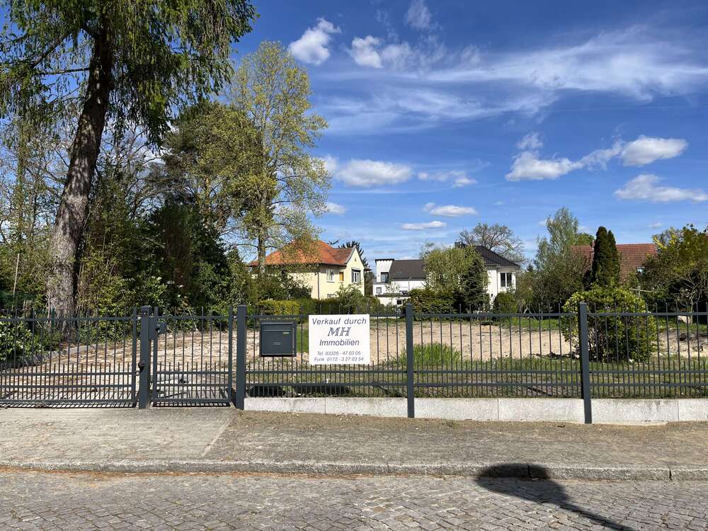 Thumbnail-Grundstück zu verkaufen in Kleinmachnow 900.000,00 € 875 m²