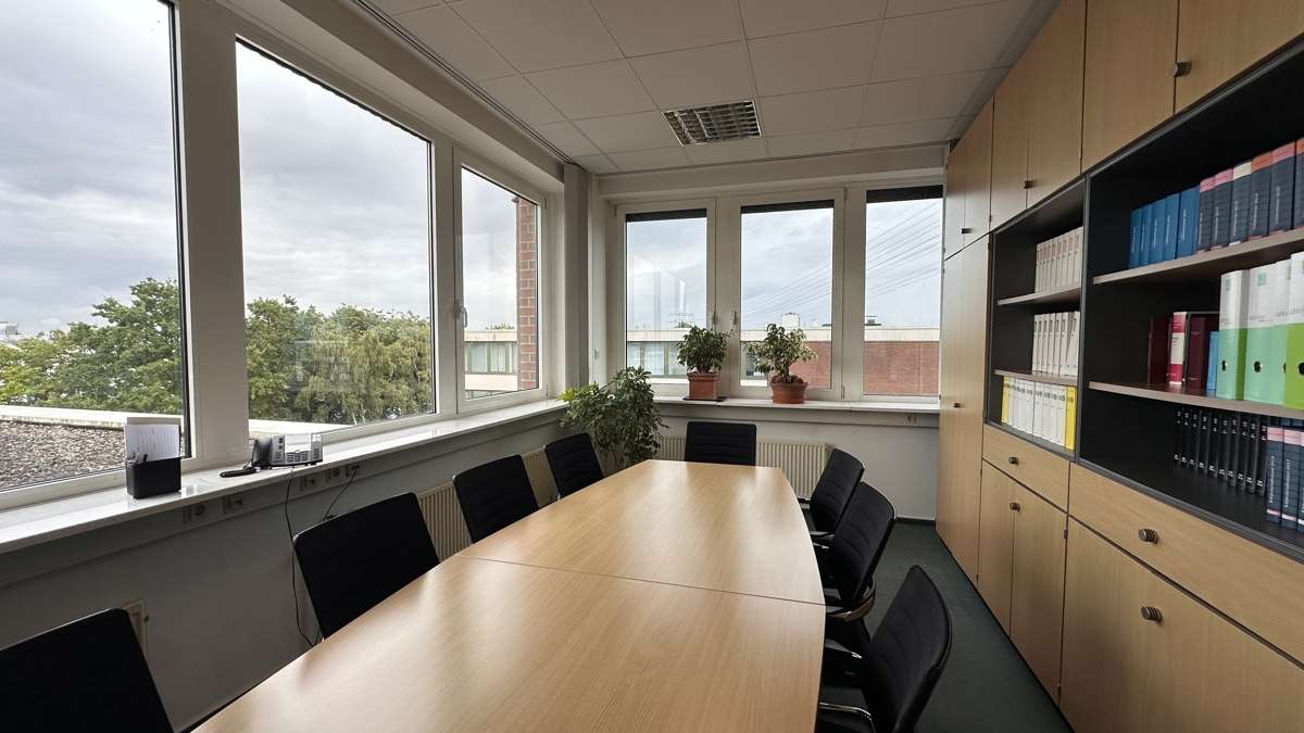 Thumbnail-Büro in Hamburg 2.868,00 € 239 m²