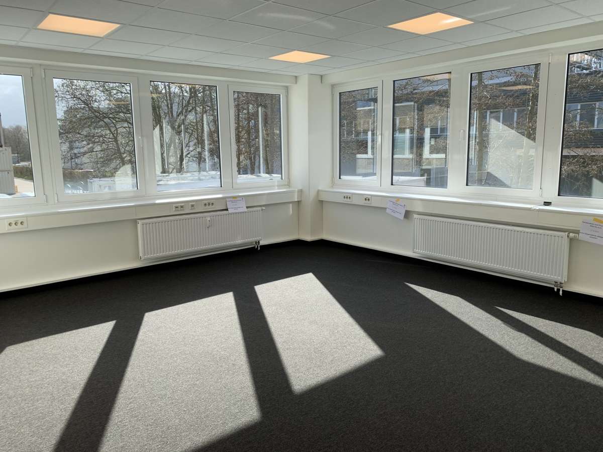 Thumbnail-Büro in Norderstedt 2.970,00 € 275 m²