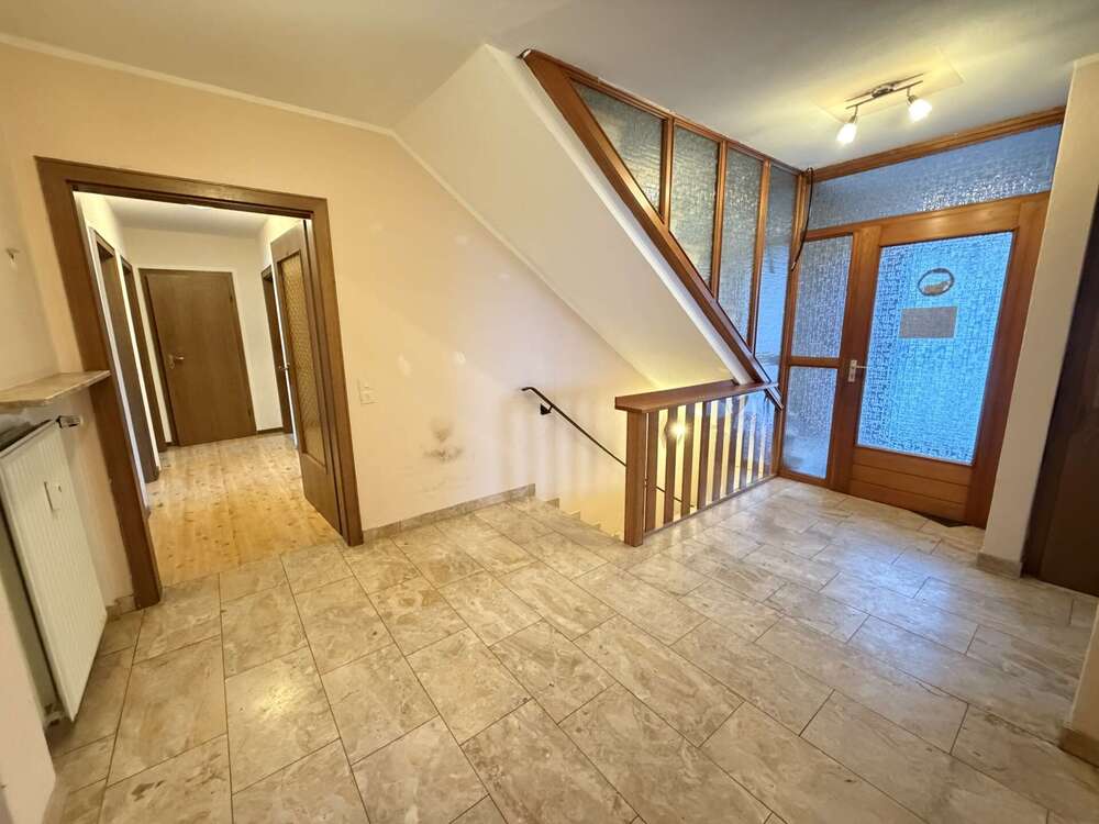 Thumbnail-Haus zum Kaufen in Beverungen 260.000,00 € 327 m²