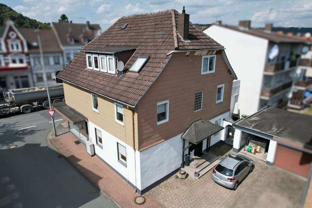 Thumbnail-Haus zum Kaufen in Beverungen 223.000,00 € 200 m²