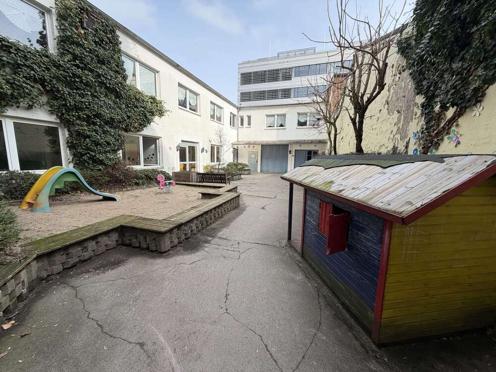 Thumbnail-Büro in Düsseldorf 950.000,00 € 318 m²