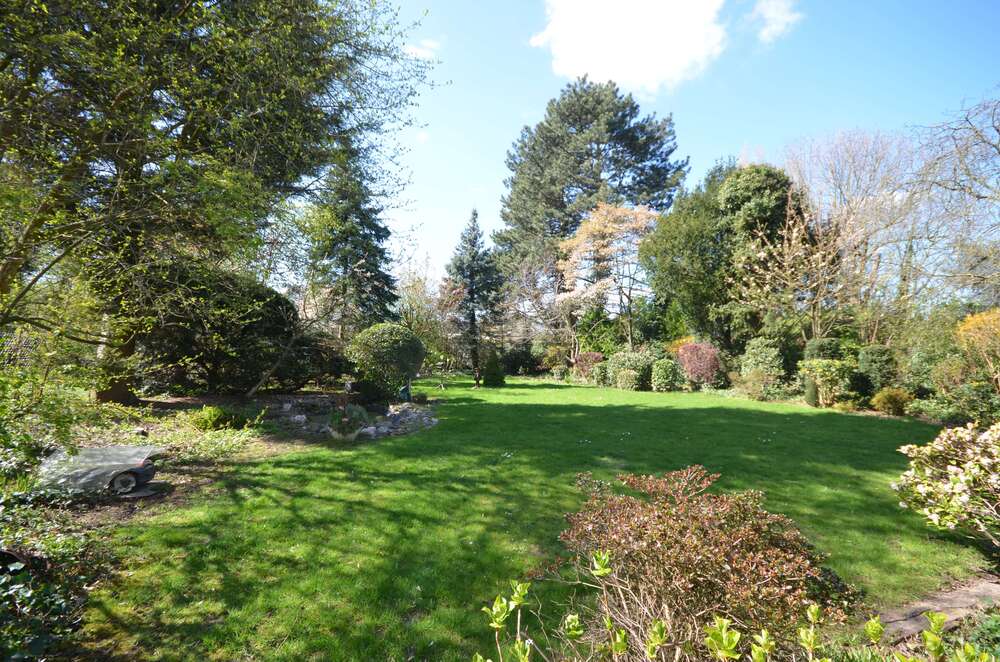 Thumbnail-Wohnung zum Kaufen in Düsseldorf 615.000,00 € 183 m²