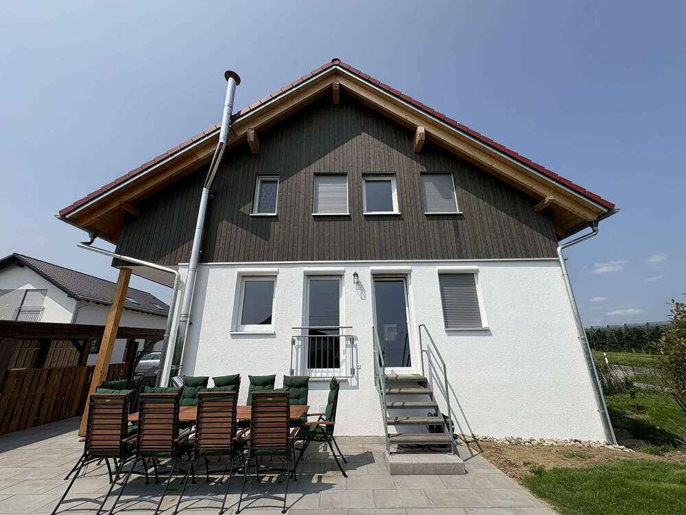 Thumbnail-Haus zum Mieten in Markdorf 3.250,00 € 165 m²