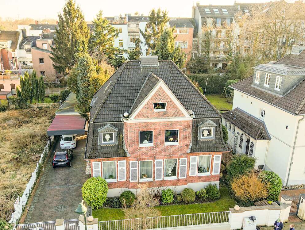 Thumbnail-Haus zum Kaufen in Düsseldorf 1.350.000,00 € 190 m²