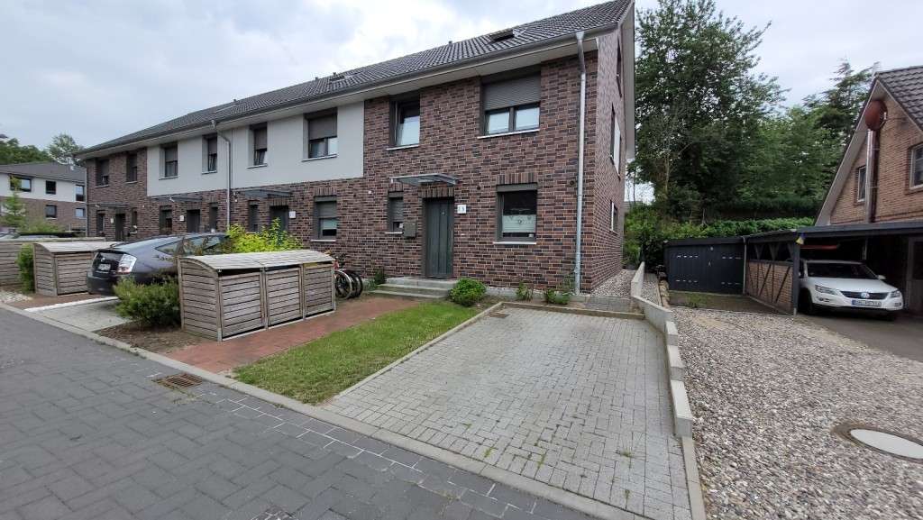 Thumbnail-Haus zum Mieten in Malente 1.250,00 € 132 m²