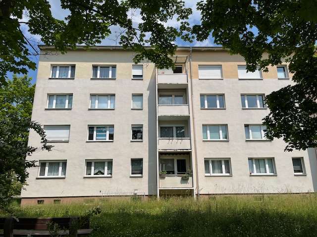 Thumbnail-Wohnung zum Kaufen in Zwenkau 90.000,00 € 58 m²