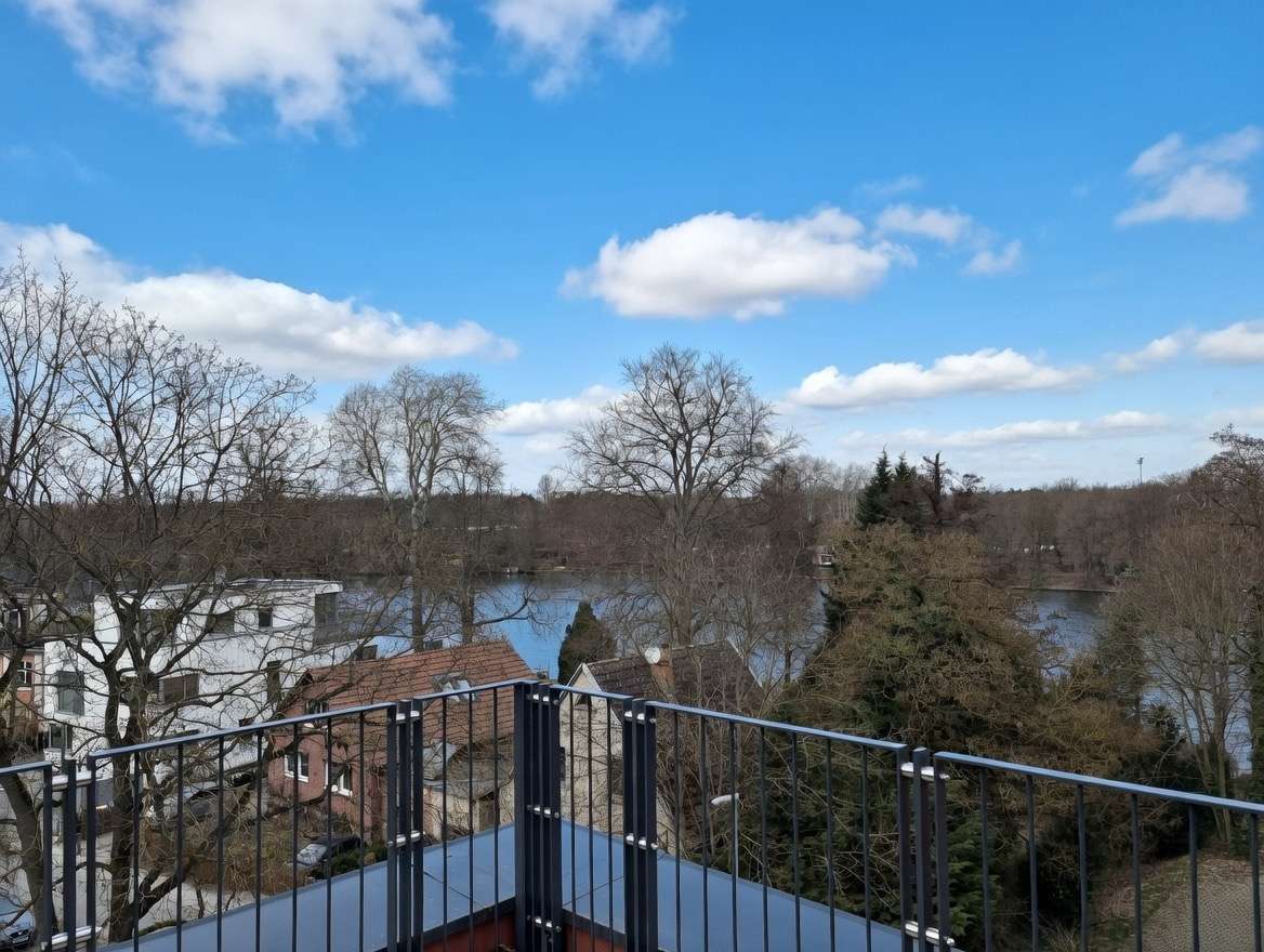 Thumbnail-Wohnung zum Mieten in Berlin 2.413,95 € 127.05 m²