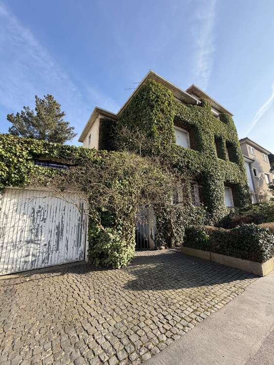 Thumbnail-Haus zum Kaufen in Köln 1.690.000,00 € 247 m²