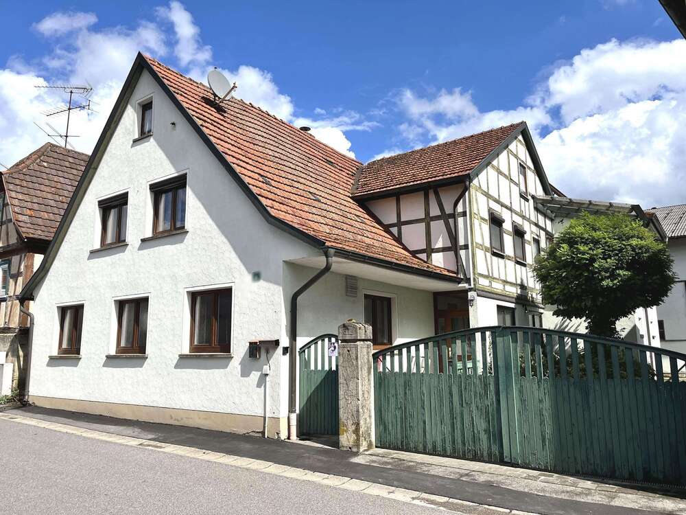 Thumbnail-Haus zum Kaufen in Hofheim 270.000,00 € 200 m²