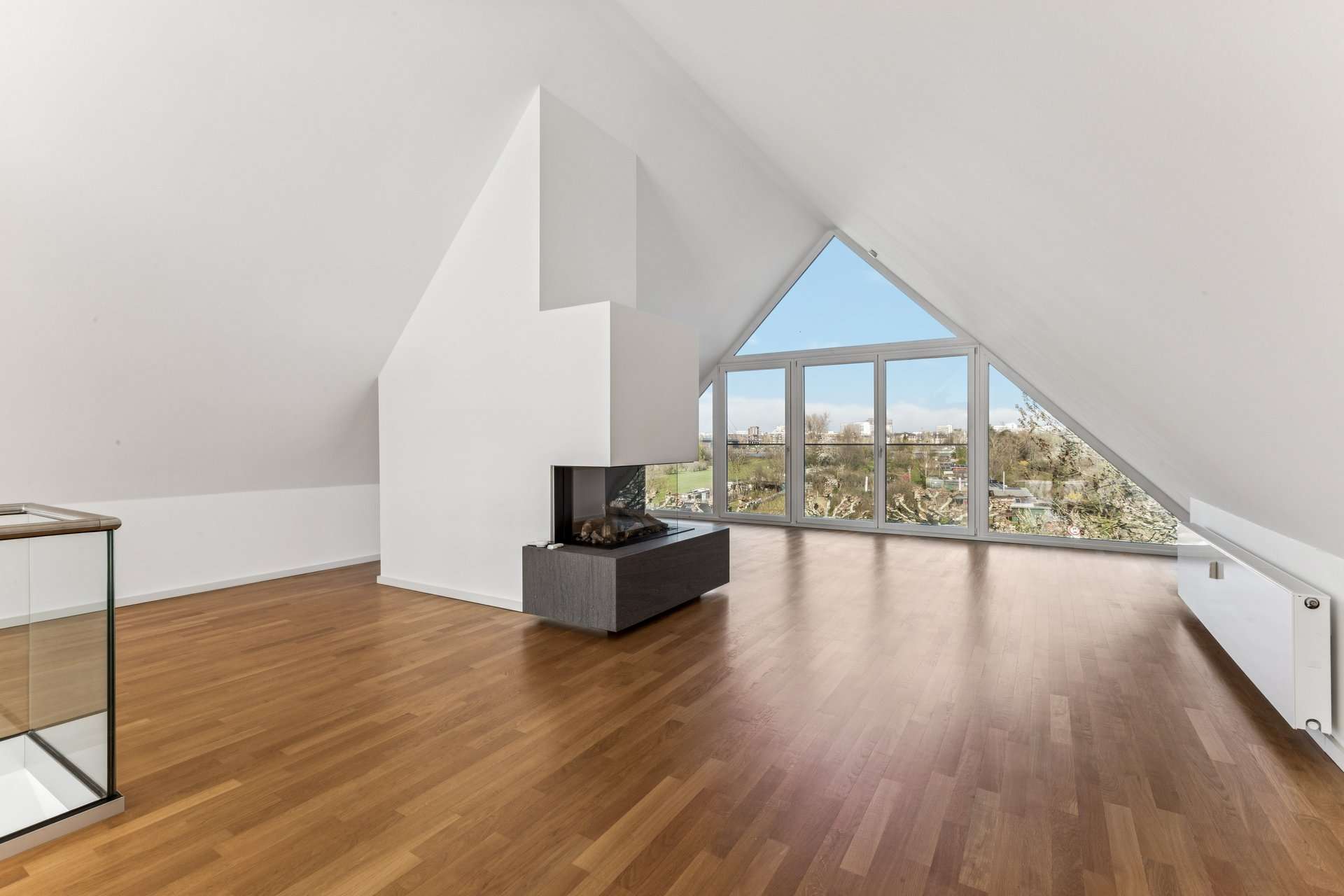 Thumbnail-Wohnung zum Mieten in Düsseldorf-Niederkassel 3.650,00 € 158 m²