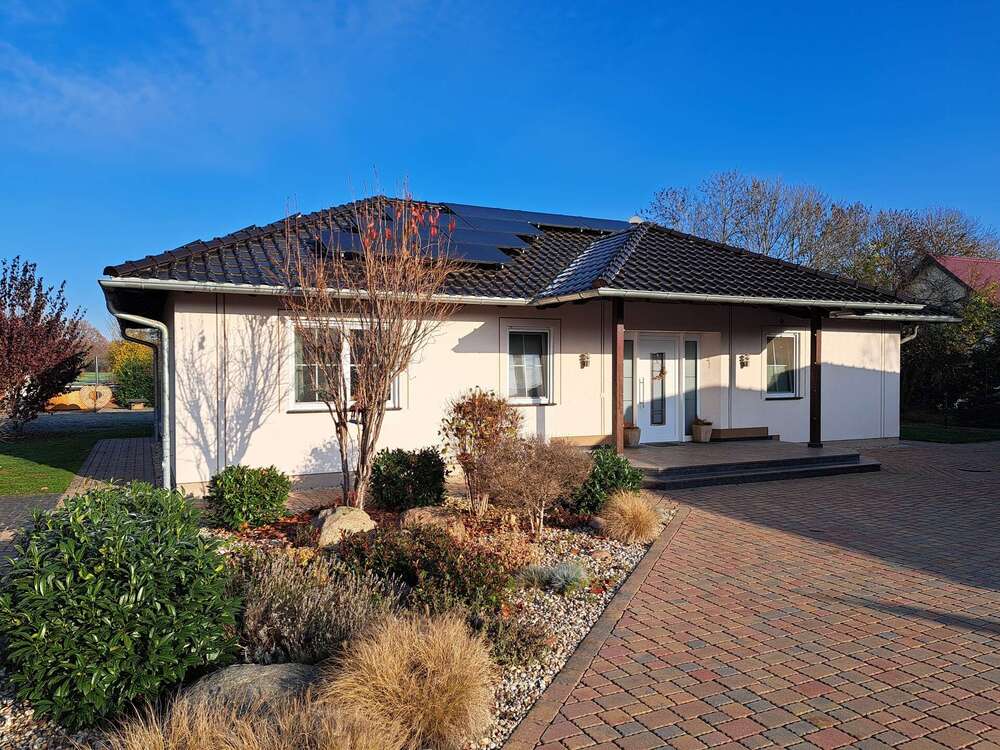 Thumbnail-Haus zum Kaufen in Schkeuditz Radefeld 619.000,00 € 130 m²