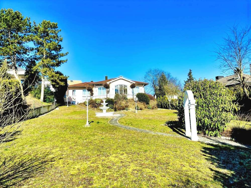 Thumbnail-Haus zum Kaufen in Haßfurt 890.000,00 € 275 m²