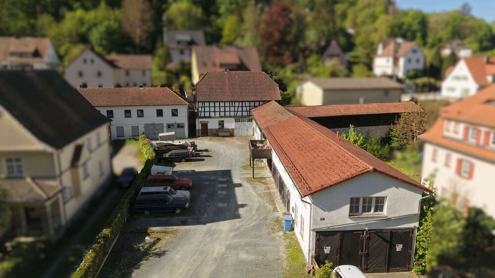 Thumbnail-Haus zum Kaufen in Kulmbach 694.900,00 € 948 m²