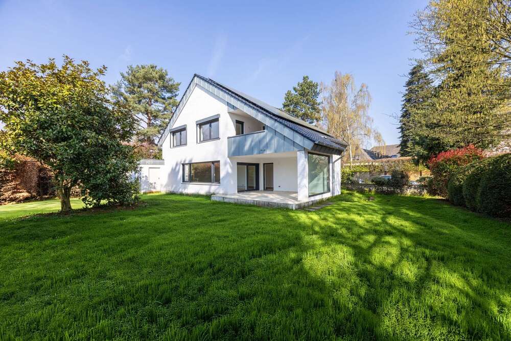 Thumbnail-Haus zum Mieten in Neuss 4.000,00 € 260 m²