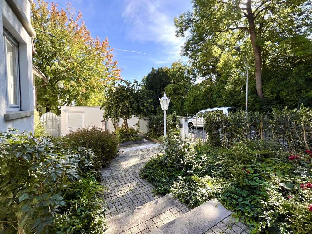 Thumbnail-Haus zum Kaufen in Stuttgart 1.499.000,00 € 249 m²