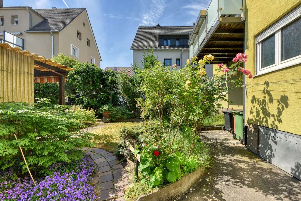 Thumbnail-Haus zum Kaufen in Stuttgart-Zuffenhausen 750.000,00 € 276 m²