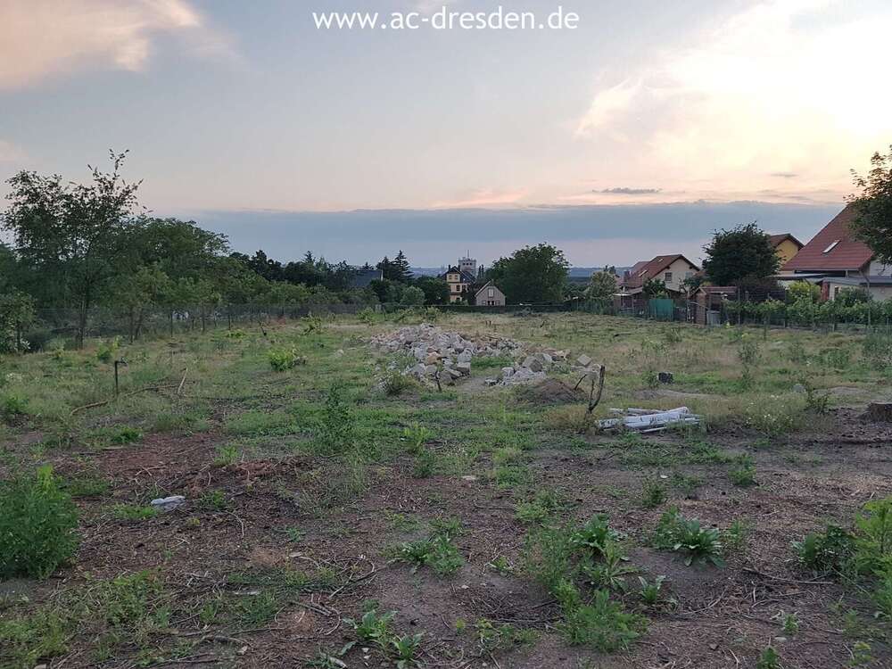 Thumbnail-Grundstück zu verkaufen in Weinböhla 499.000,00 € 2703 m²