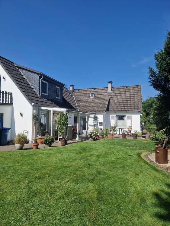 Thumbnail-Haus zum Kaufen in Leverkusen 585.000,00 € 165 m²