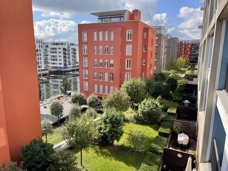 Thumbnail-Wohnung zum Mieten in Frankfurt 1.926,00 € 97 m²