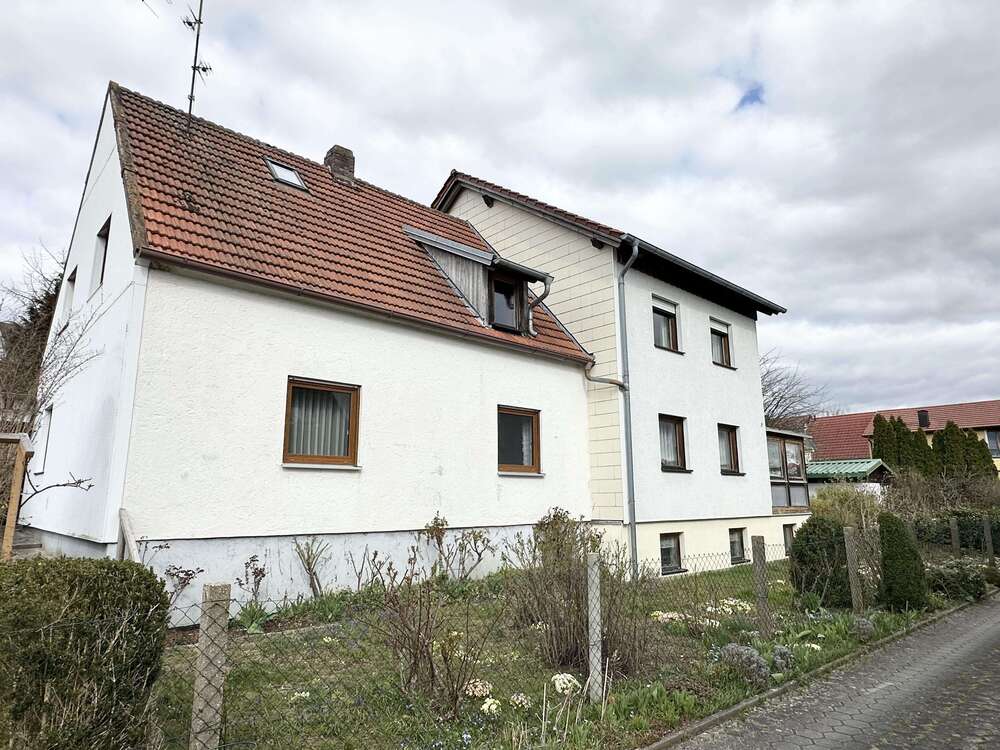 Thumbnail-Haus zum Kaufen in Aufhausen 369.000,00 € 210 m²