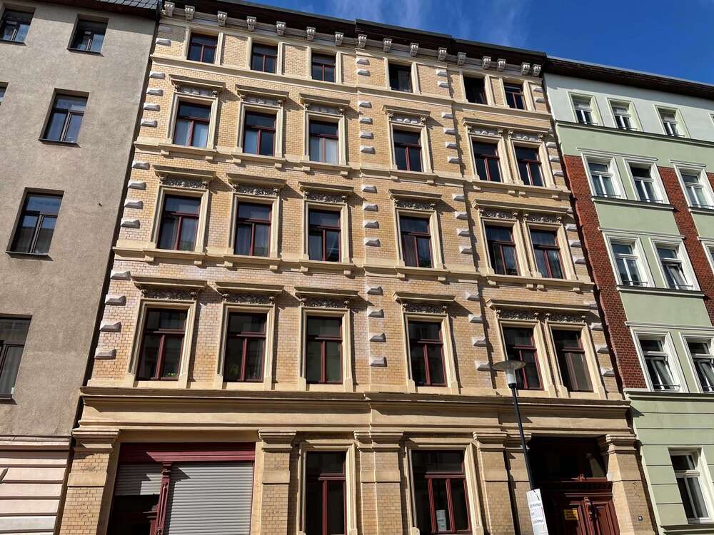 Thumbnail-Wohnung zum Mieten in Halle 470,00 € 61.95 m²