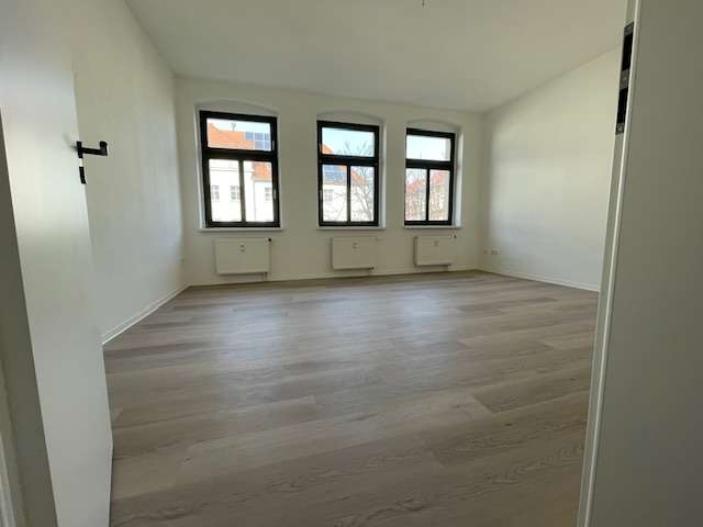 Thumbnail-Wohnung zum Mieten in Halle 495,00 € 55.07 m²
