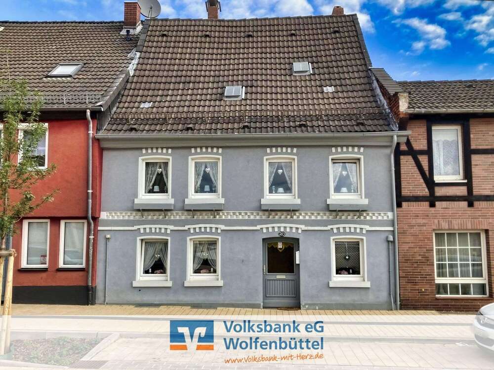 Thumbnail-Haus zum Kaufen in Helmstedt 105.000,00 € 146 m²