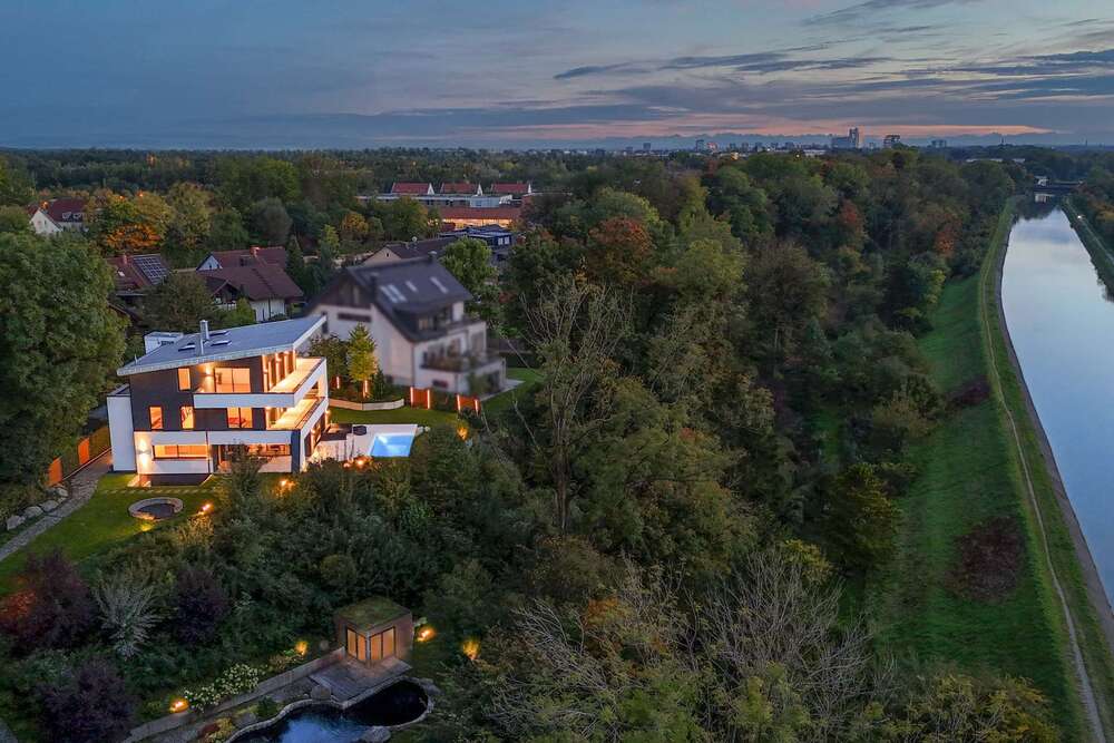 Thumbnail-Haus zum Kaufen in Unterföhring 6.700.000,00 € 404 m²